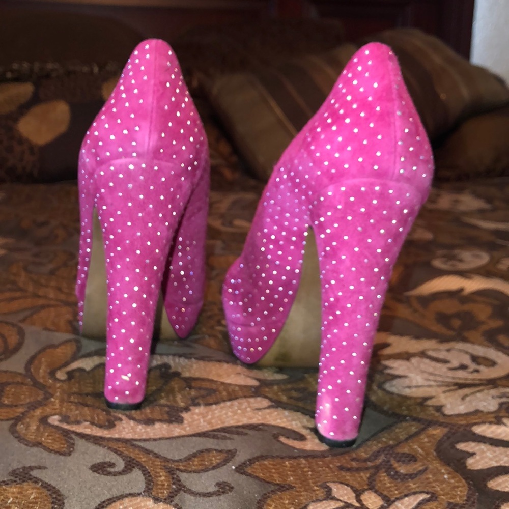 Heels - Picture 3 of 3